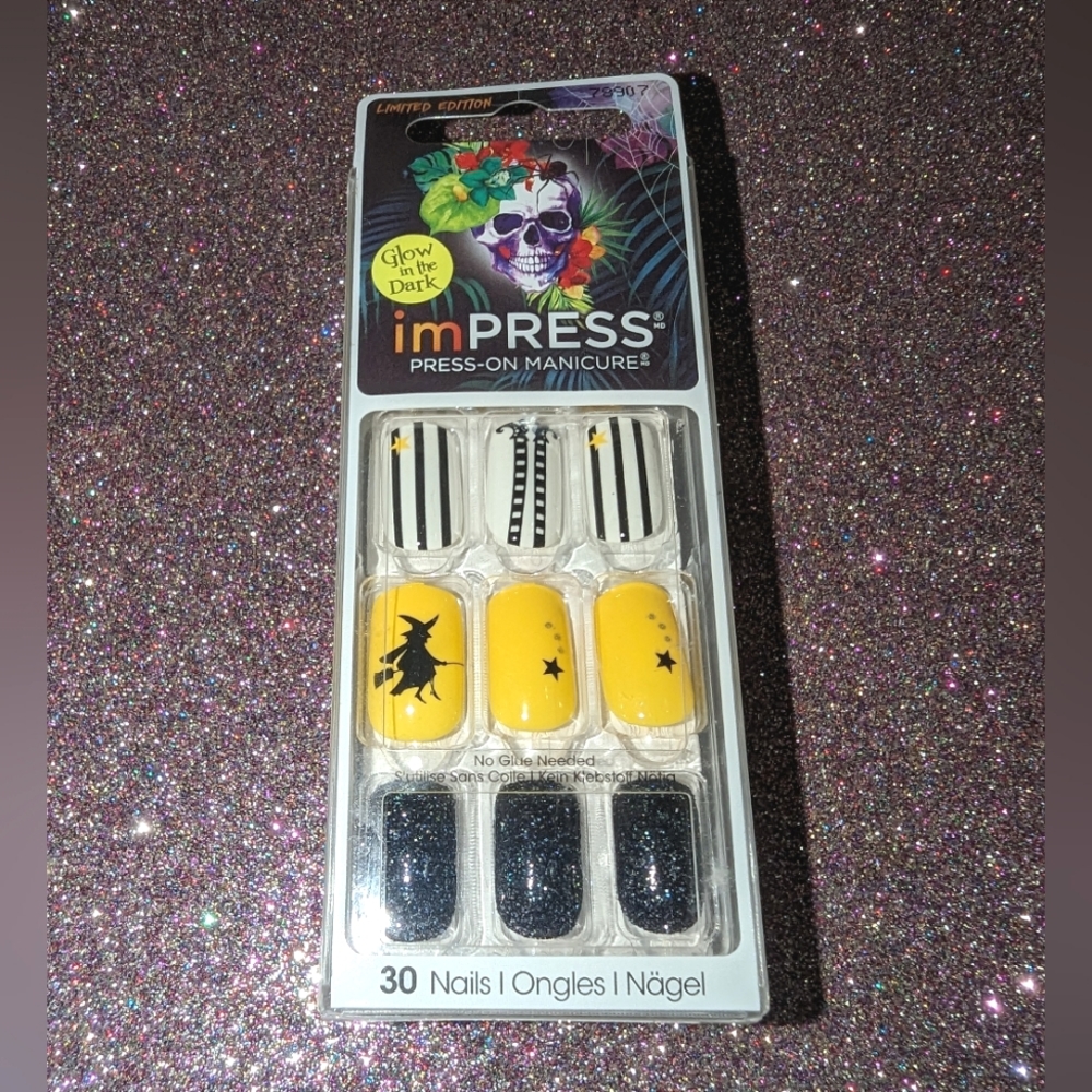 Glow in Dark Teen Witch Halloween Nails Stripes Sparkle KISS LIMITED EDITION